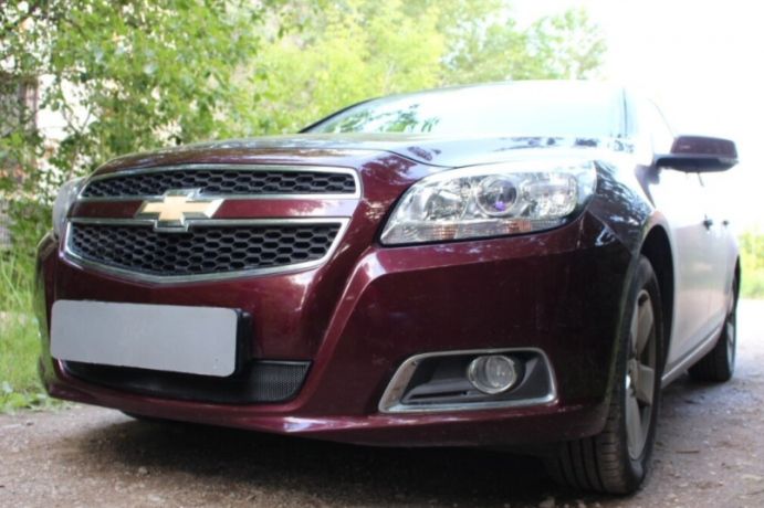 Защита радиатора "Standart" Chevrolet Malibu (2012-2015) чёрная купить недорого с доставкой в Новоалтайск