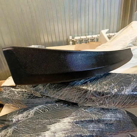 Клыки на передний бампер (шагрень) для L@DA L@ЯGUS (2012-2021) купить недорого с доставкой в Новоалтайск